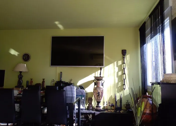 Luxury Sirena Centre Netflix